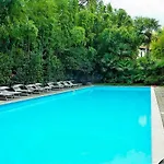 Nona Lakeside At Patrician 아파트 *