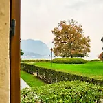 Nona Lakeside At Patrician 아파트