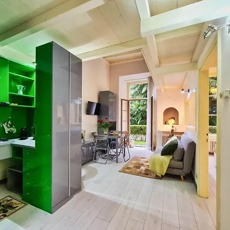 Nona Lakeside At Patrician דירה