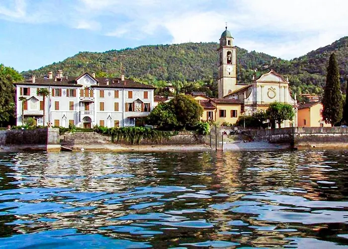 Nona Lakeside At Patrician Apartment *