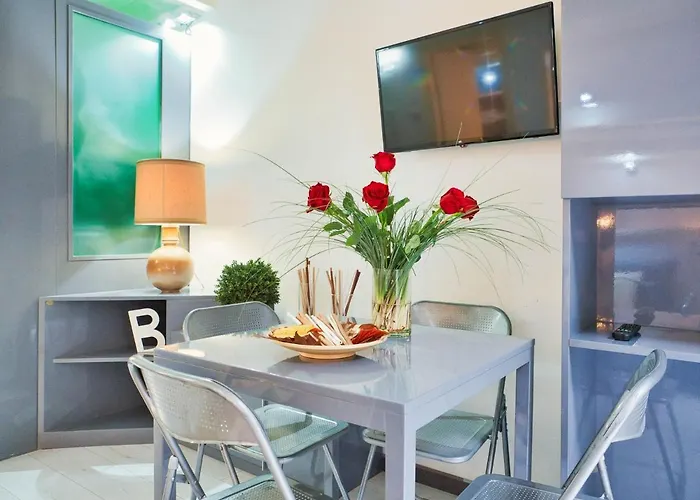 Nona Lakeside At Patrician *