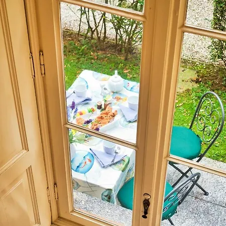 Nona Lakeside At Patrician *