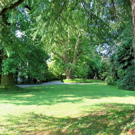 Nona Lakeside At Patrician Apartmán *