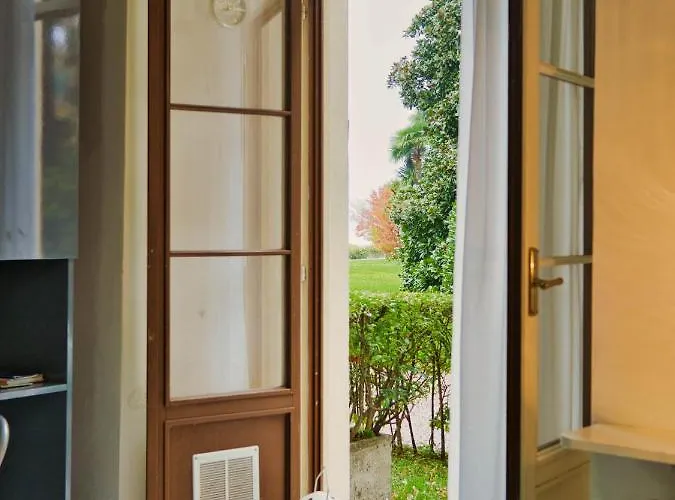 Nona Lakeside At Patrician *