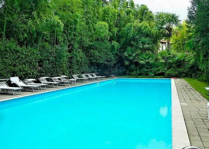 Nona Lakeside At Patrician Appartement *