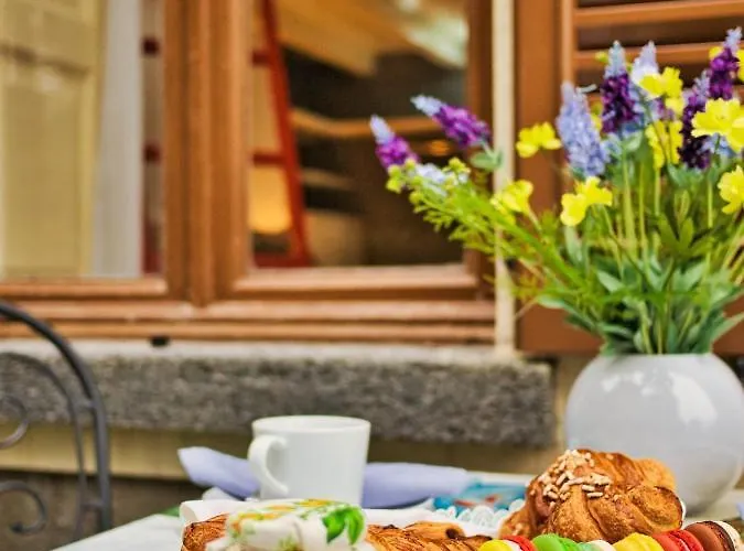 Nona Lakeside At Patrician *